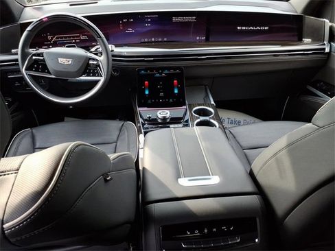 Certified 2025 Cadillac Escalade ESV Premium Luxury w/ LPO, Floor Liner Package image 20