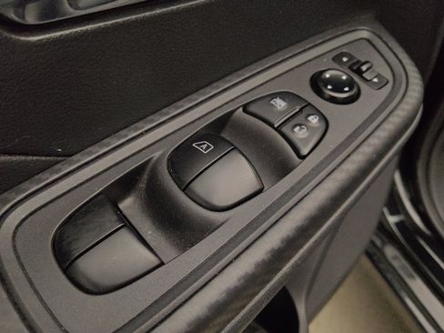 Used 2024 Nissan Versa SV image 27