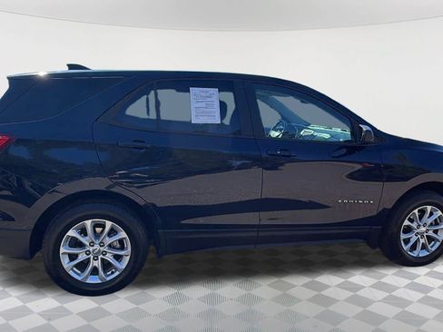 Certified 2020 Chevrolet Equinox LS w/ LS Convenience Package AWD/4WD image 3