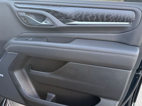 Used 2024 GMC Yukon XL Denali w/ Advanced Technology Package image 15