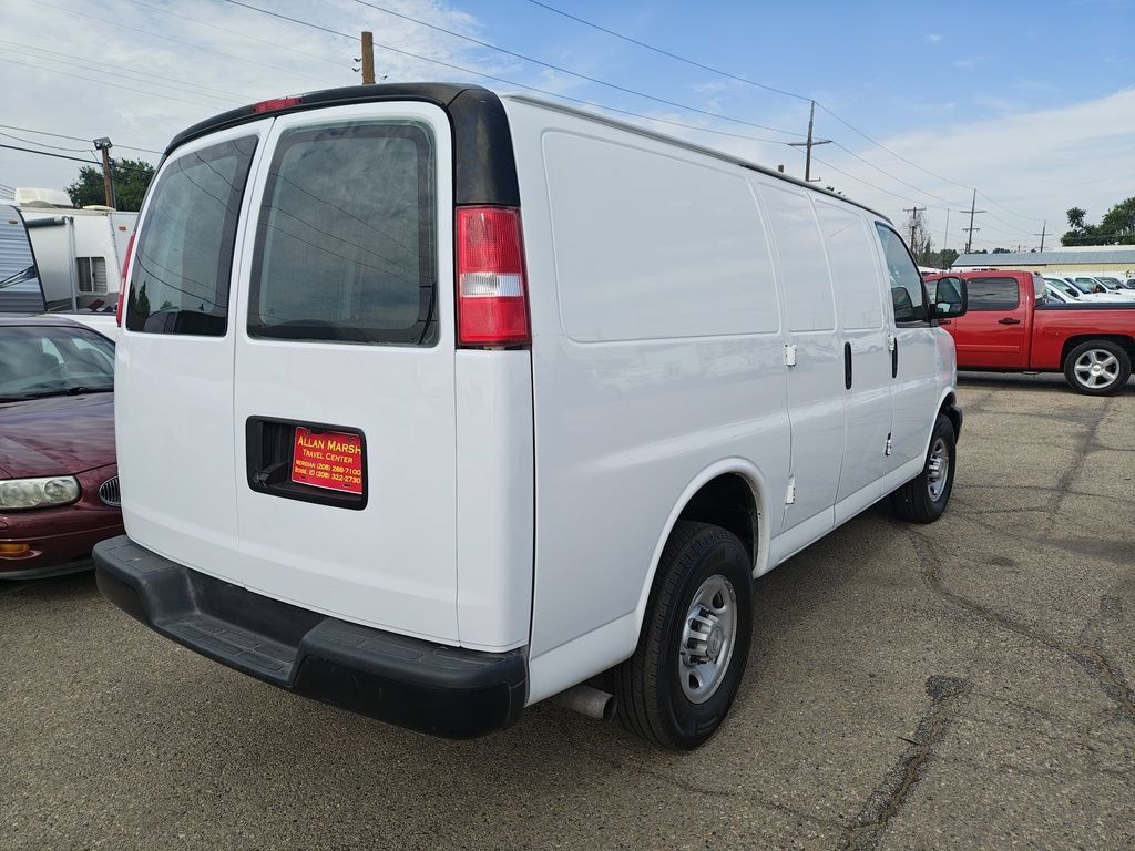 Used 2019 Chevrolet Express 2500 RWD image 3