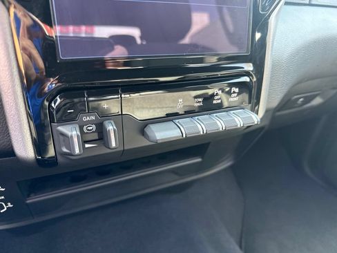 Certified 2025 RAM 2500 Big Horn AWD/4WD image 24