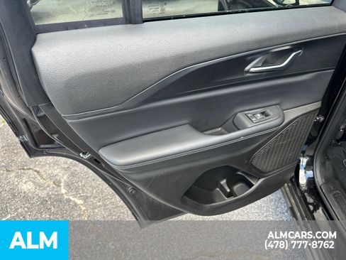 Used 2025 Jeep Grand Cherokee Altitude AWD/4WD image 27