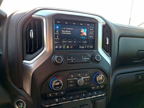 Used 2021 Chevrolet Silverado 3500 LTZ w/ LTZ Plus Package AWD/4WD image 14