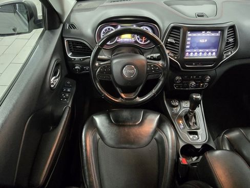 Used 2019 Jeep Cherokee Trailhawk w/ Cold Weather Group image 22