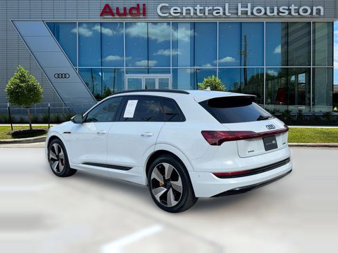 Used 2022 Audi e-tron Premium Plus w/ Premium Plus Package image 3