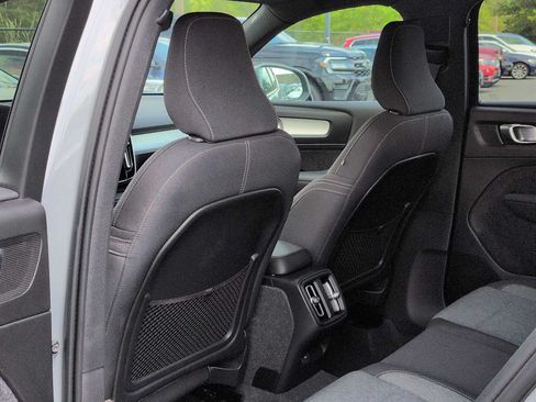 Used 2024 Volvo XC40 B5 Core AWD/4WD image 19