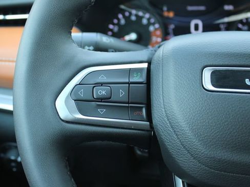 Used 2025 Jeep Compass Limited AWD/4WD image 24