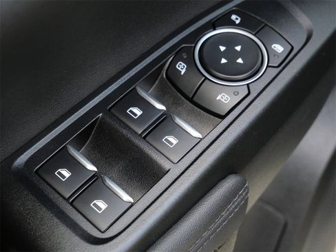 Certified 2025 Ford Ranger Lariat w/ Black Appearance Package image 17