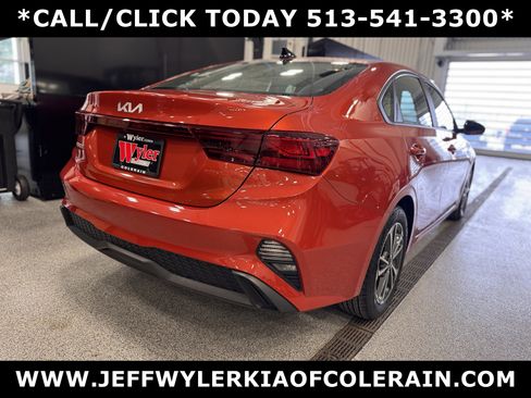 Certified 2022 Kia Forte LXS image 3