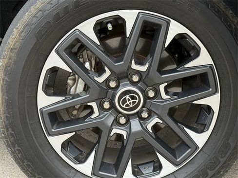 Used 2024 Toyota Tundra Limited image 11
