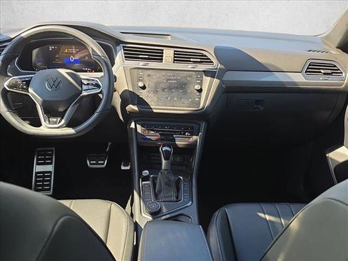 Used 2024 Volkswagen Tiguan SE R-Line AWD/4WD image 18