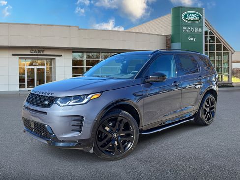 New 2025 Land Rover Discovery Sport Dynamic SE image 1