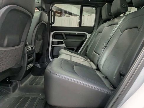 Used 2023 Land Rover Defender 110 S image 9