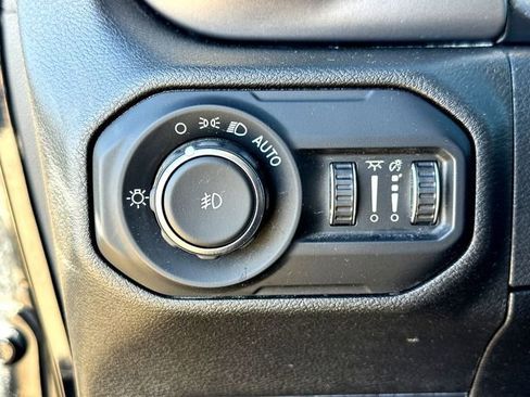 Used 2021 Jeep Wrangler Willys image 15