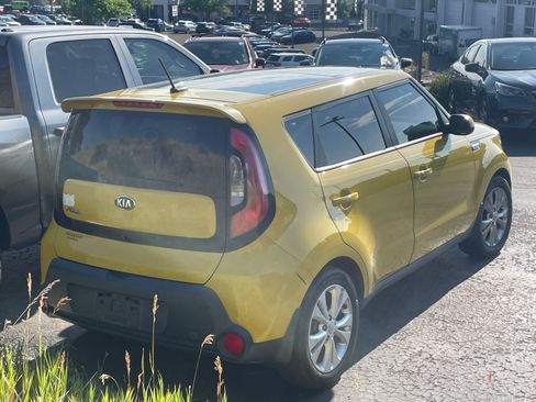 Used 2015 Kia Soul + w/ Primo Package FWD image 3
