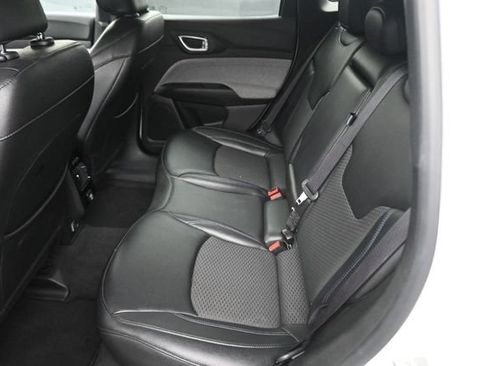 Used 2024 Jeep Compass Latitude AWD/4WD image 19
