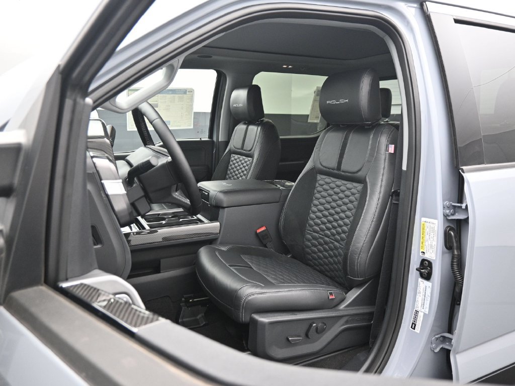 New 2026 Ford F250 Lariat w/ Black Appearance Package AWD/4WD image 8