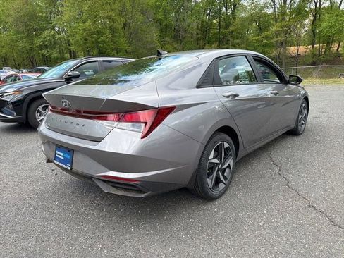 Certified 2023 Hyundai Elantra SEL w/ Convenience Package FWD image 3