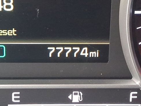 Used 2022 Kia Sorento EX image 19