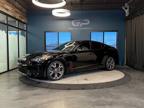 Used 2021 Kia Stinger GT1 image 7