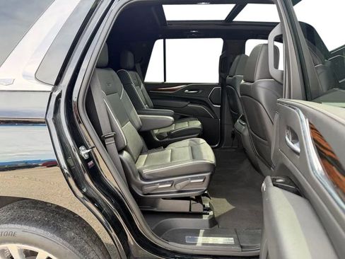 Used 2023 Cadillac Escalade Premium Luxury image 30