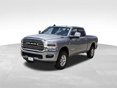 Used 2024 RAM 2500 Laramie w/ Safety Group AWD/4WD image 2
