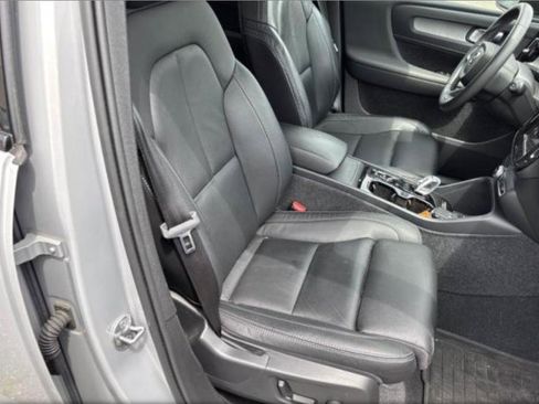 Used 2023 Volvo XC40 B5 Plus w/ Protection Package Premier AWD/4WD image 13