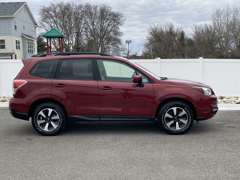 Used 2017 Subaru Forester 2.5i Premium w/ All-Weather Package image 7