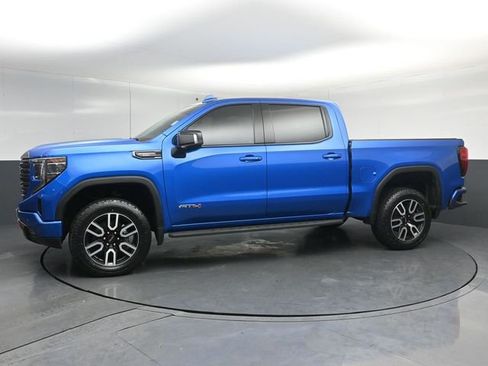 Used 2023 GMC Sierra 1500 AT4 w/ AT4 Premium Package AWD/4WD image 4