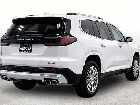 Used 2025 GMC Acadia Denali FWD image 2