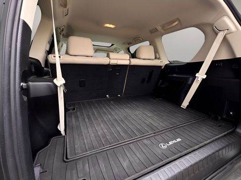 Used 2022 Lexus GX 460 Premium w/ Premium Package image 28