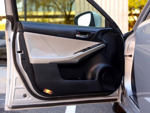 Used 2015 Lexus IS 250 250 RWD image 31