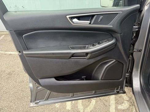 Used 2022 Ford Edge SEL image 16