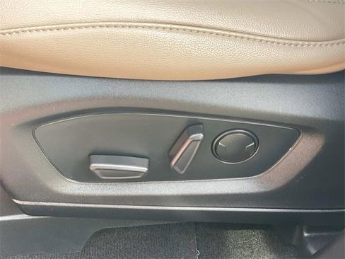 Used 2023 Ford Explorer Limited image 21