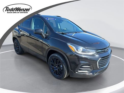 Used 2021 Chevrolet Trax LT w/ Midnight Edition AWD/4WD image 1