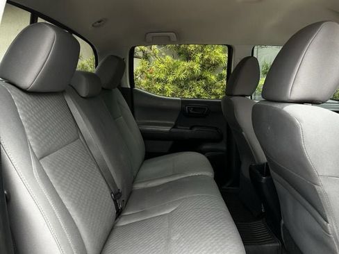 Used 2022 Toyota Tacoma SR w/ SR Convenience Package image 29