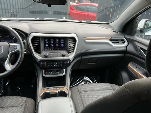 Used 2022 GMC Acadia SLE FWD image 16
