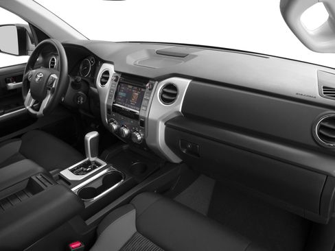 Used 2017 Toyota Tundra SR5 w/ SR5 Upgrade Package image 10