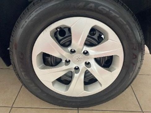 Used 2021 Toyota RAV4 LE image 36