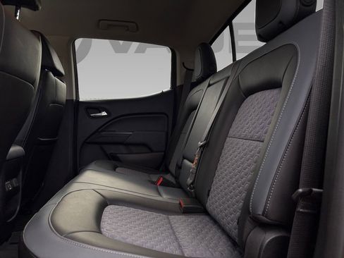 Used 2022 Chevrolet Colorado Z71 w/ Safety Package image 5