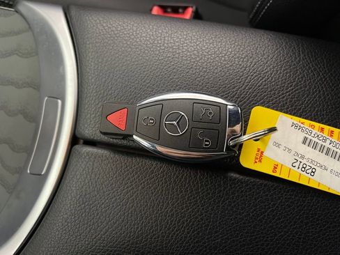 Used 2019 Mercedes-Benz GLC 300 image 24