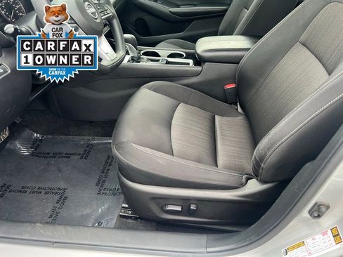 Used 2024 Nissan Altima 2.5 SV FWD image 10