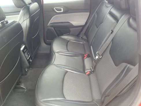 Used 2023 Jeep Compass Latitude AWD/4WD image 8