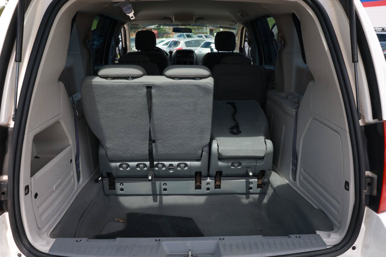 Used 2008 Dodge Grand Caravan SE FWD image 24