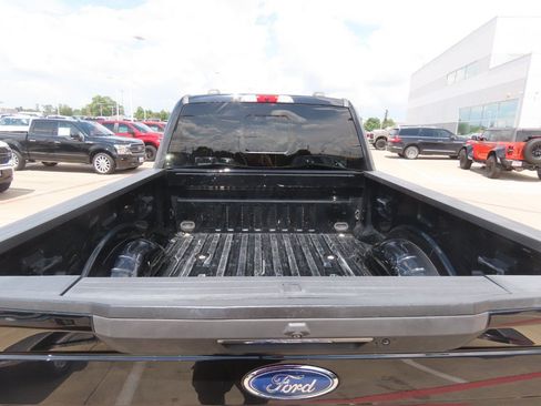 Used 2022 Ford F250 Lariat w/ Lariat Ultimate Package AWD/4WD image 14
