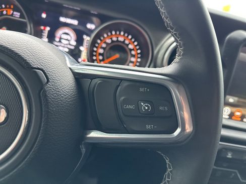 Used 2023 Jeep Gladiator Overland image 29