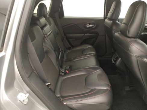 Used 2015 Jeep Cherokee Trailhawk w/ Cold Weather Group AWD/4WD image 19