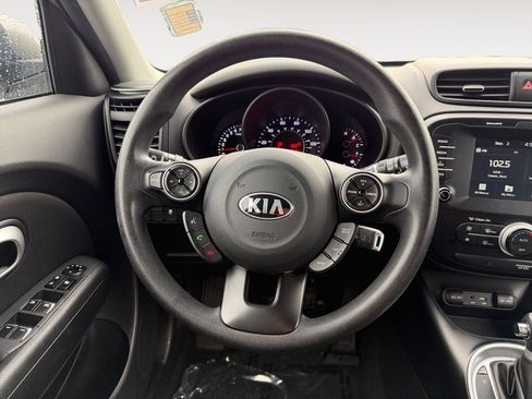 Used 2018 Kia Soul + FWD image 13