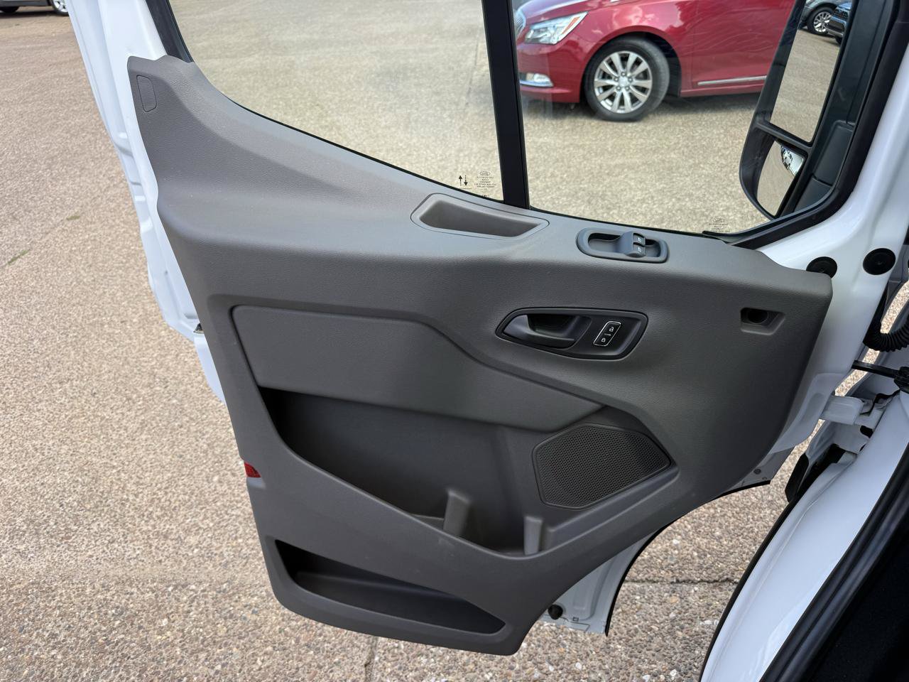 Used 2023 Ford Transit 350 XLT RWD image 13